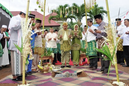 Peletakan Batu pertama
