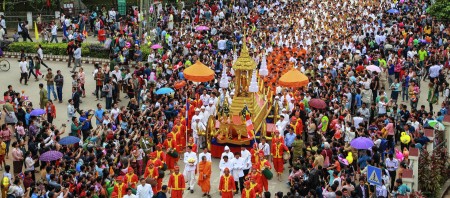 Phra Bang parade
