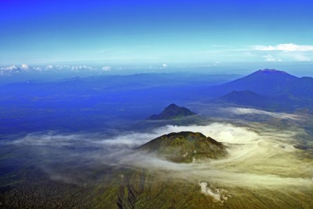 sky waves above Ijen mountain