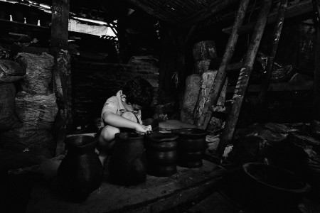 Menarik Perhatian