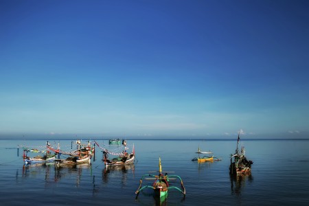 Istirahat setelah berlayar