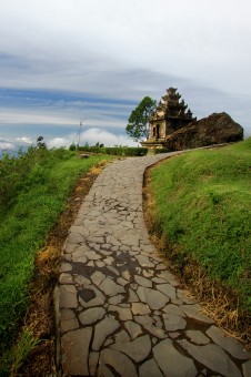 The Path to the Gate of the Cloud