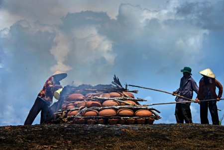 INCINERATE POTTERY KILN