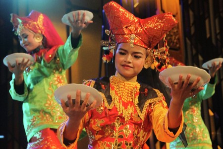 Tari Piring