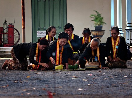 Jumenengan Procession