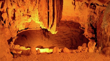 Dau Go Cave