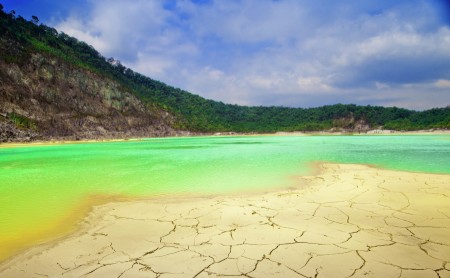 KAWAH PUTIH
