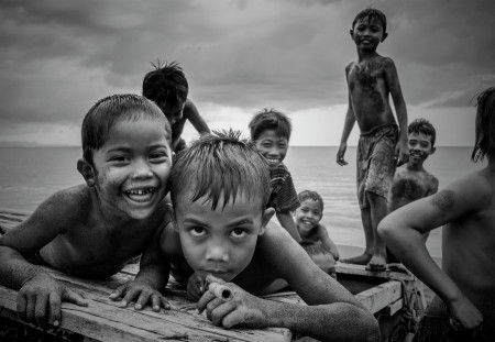 Keceriaan Anak Pantai