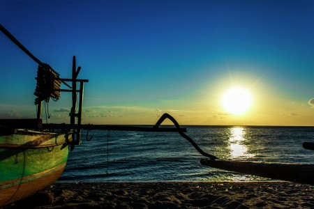 senja di kampung nelayan