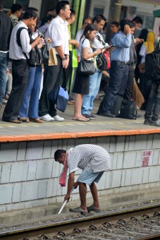 Railways cleaner
