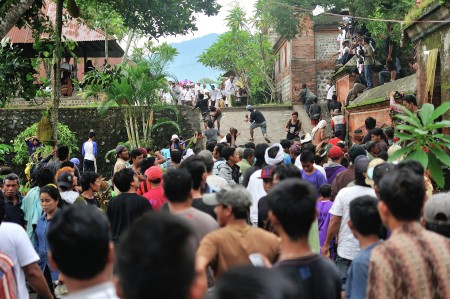 PERANG TOPAT