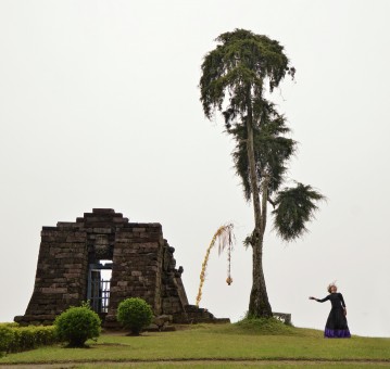 performing art at sukuh temple