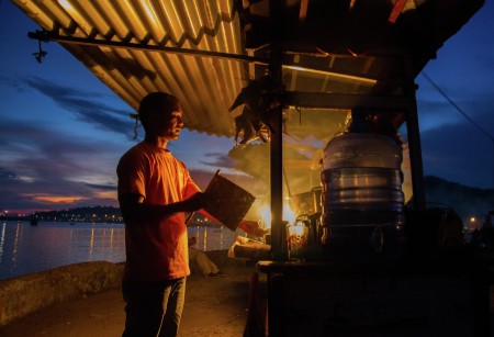 Sate Seller