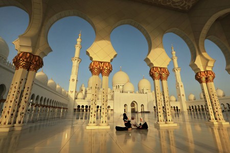 The Grandeur of the Sheikh Zayed Grand Mosque
