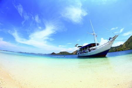 Pantai Pulau Alor