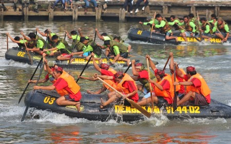 Rubber Boat Race