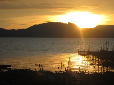 Senja Di Danau Tondano