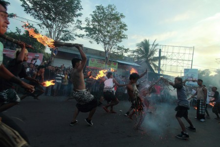 perang api antar (banjar) Sweta dengan Negarasakah