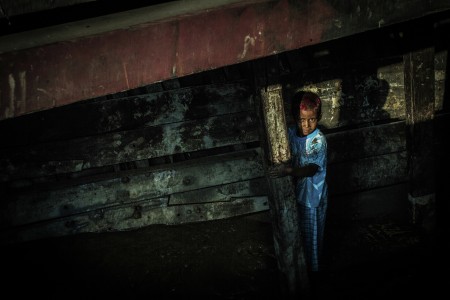 The boy in shipwreck