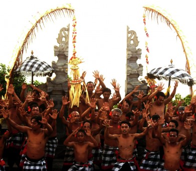 Let the Kecak Party started!