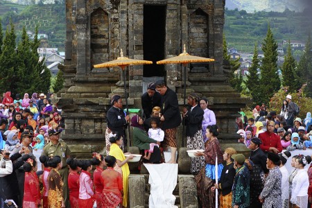 Prosesi Potong Rambut Gimbal