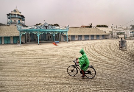 trough the rain of ashdust