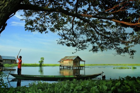 "bolang danau cermin"