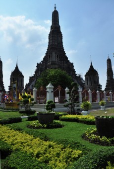 Kuil Menjulang