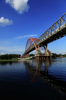 Jembatan Kahayan