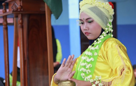 Menari Radap Rahayu