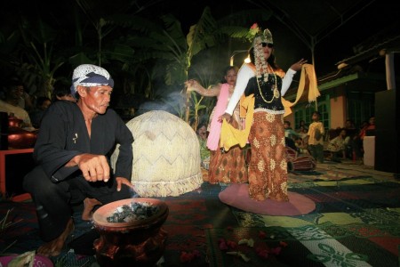 Sintren, a mystical dance