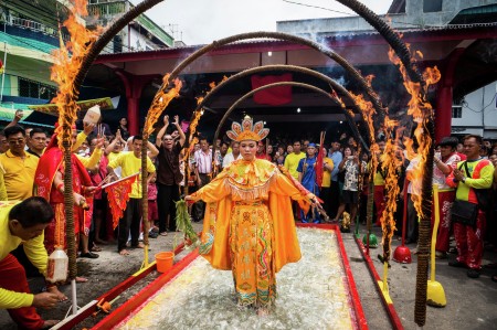 Dewi kwan im (3anio)