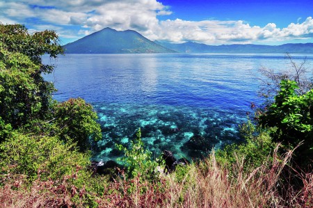 si biru laut dan langit